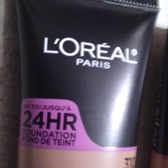 Loreal Paris Foundations - Picture 2 of 12